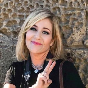 Meet your Posher, Monica